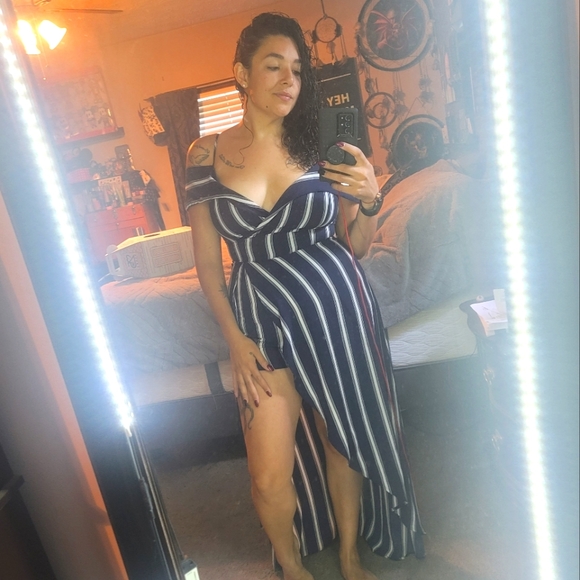 Meet your Posher, Ebony - Picture 9 of 16